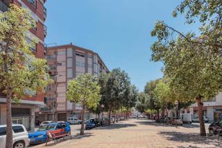 Pis  Carrer de les balears. Posit de cambrils