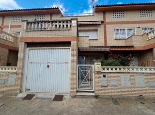 Chalet  Carrer riu besòs. Casa adosada en tarragona