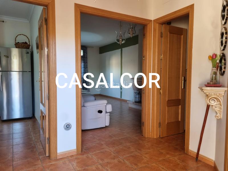 Foto b072d6fa-a342-498e-996f-7c876abe7587. Location chalet avec parking piscine dans Mairena del Alcor