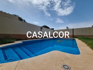 Lloguer Xalet a Mairena del Alcor. Chalet en urbanización privada