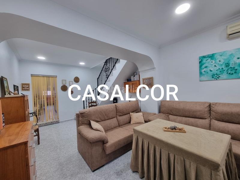 Foto 20343dd6-a3bd-4ea7-9a69-f7e51d19b39a. Casa adossada a Mairena del Alcor