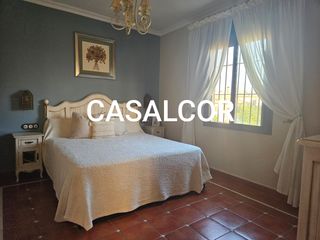Miete Chalet in Mairena del Alcor. Chalet en alquiler