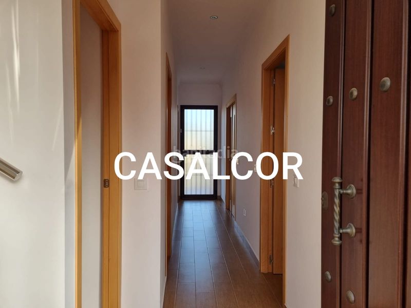 Foto fd1e5d3e-7102-4e35-9c85-b252c7b6f78b. Location chalet avec parking dans Mairena del Alcor