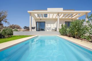 Xalet en S�Illot-Cala Morlanda. Villas sunrise bay residences en la costa de mallorca