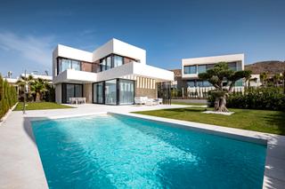 Xalet en Golf Bah�a. Villas y adosados con vistas al mar en finestrat