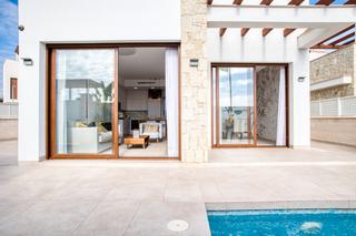 Chalet en Cala Marqus. Aine villas, tu casa de lujo en vera playa