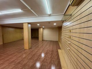 Location Local commercial  Carrer del brasil. Local para iniciar actividad