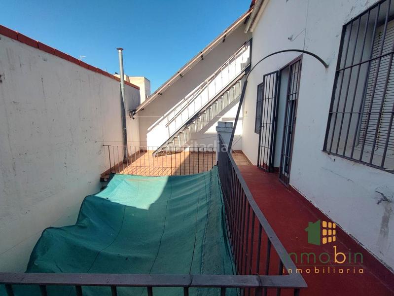 Foto 7197599b-9ae4-4411-b488-c50027bdc1ce. Casa  céntrica reformada en 2004, en Don Benito