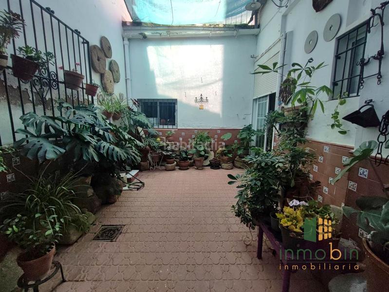 Foto 8ff56225-402b-4518-8ab5-30ef7c9a9e93. Casa  céntrica reformada en 2004, en Don Benito