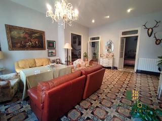 Casa  Villanueva. Casa céntrica reformada en 2004, don benito