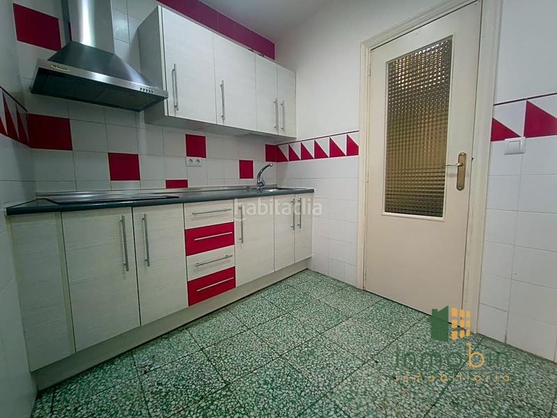 Foto fd9b0b23-a174-4c35-891d-0e0ca772aad4. Edifici a Don Benito