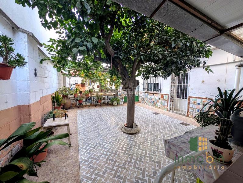 Foto fae7a712-9c6a-4d06-a93b-485bc95a3d11. Casa in Don Benito