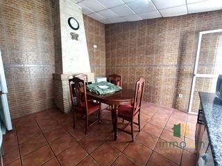 Maison  Miraflores. Media casa reformada próxima a la calle pajaritos, don benito