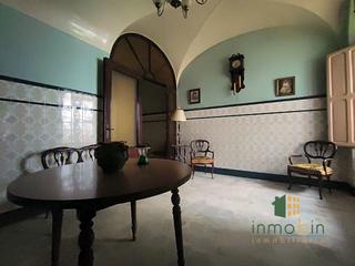 Haus in Don Benito. Casa más piso con cochera en calle eduardo dato, don benito