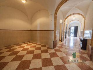 Casa in Don Benito. Casa con 275m2 de solar y 6 metros de fachada