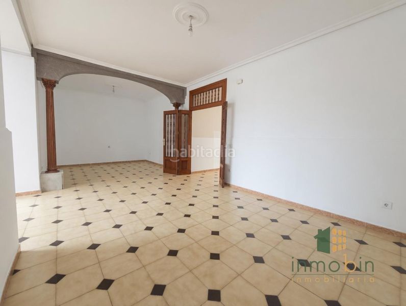 Foto bca7aebe-0871-4f47-bbd8-38fa11c19fe3. Planta baixa a Don Benito