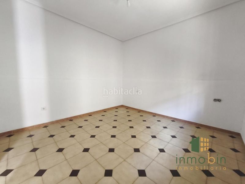 Foto d4e72a81-c362-4f71-ad65-04c5e537cd5b. Planta baixa a Don Benito