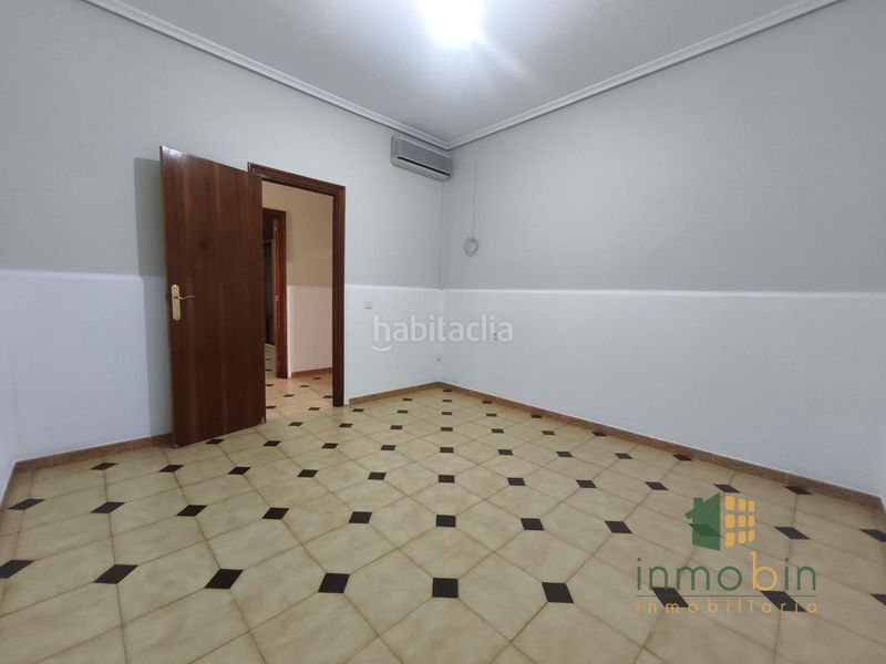 Foto f2212539-7f95-49a0-913f-e208dd4fe8c7. Planta baixa a Don Benito