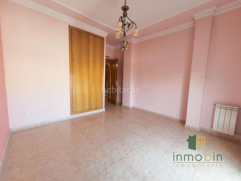 Foto 25b804ac-8f2a-4e9f-9032-9f80bb46c1e7. Semi detached house with heating parking in Don Benito