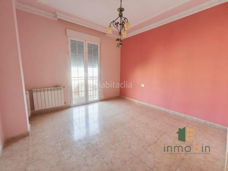Foto 5a17f394-5516-4aaf-9573-f57790d86a26. Semi detached house with heating parking in Don Benito
