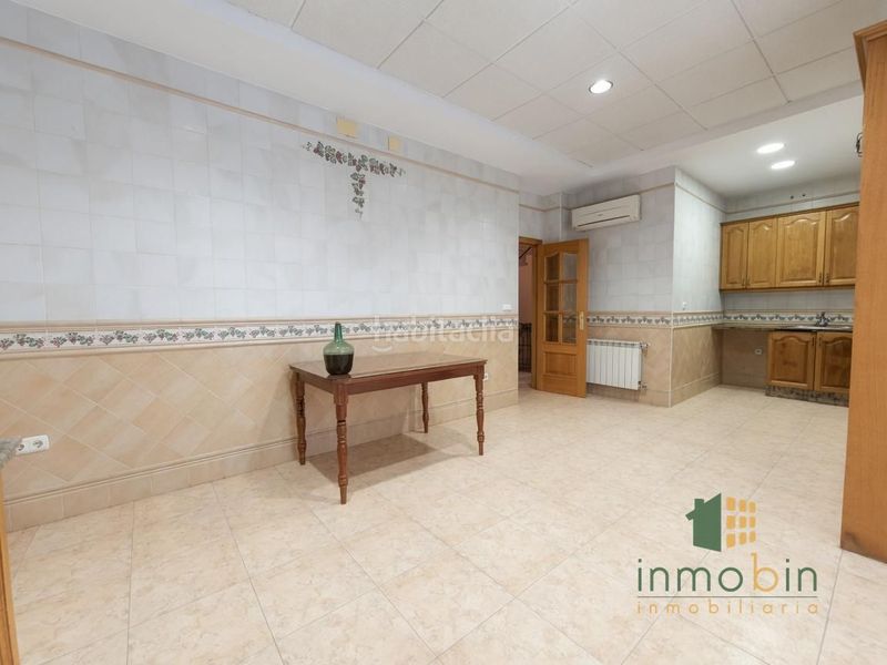 Foto 78377236-ddb9-4529-9739-3a477c5fc7af. Semi detached house with heating parking in Don Benito