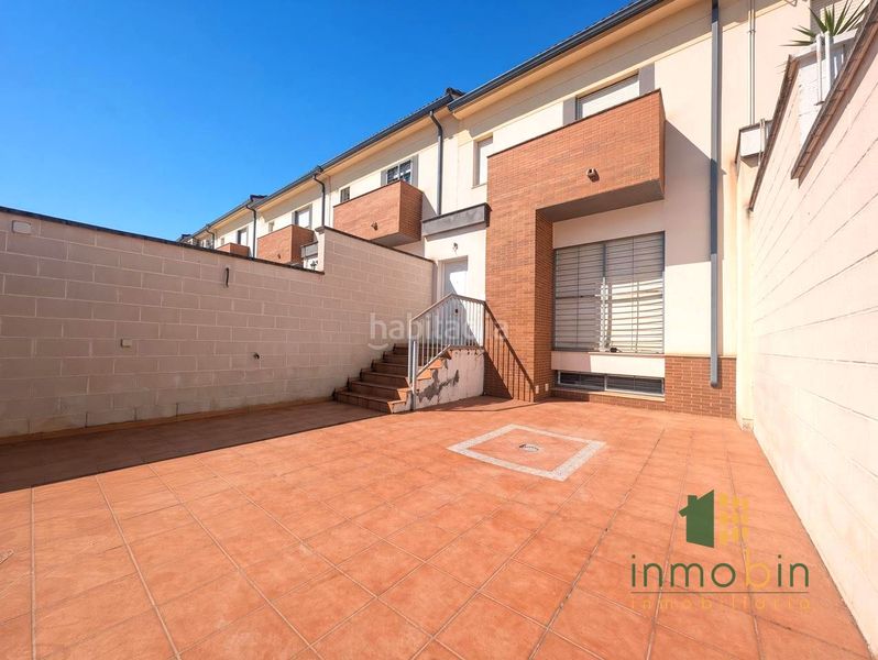 Foto bb0aea25-f207-4707-bede-934e0e826be0. Casa adossada amb aparcament a Don Benito