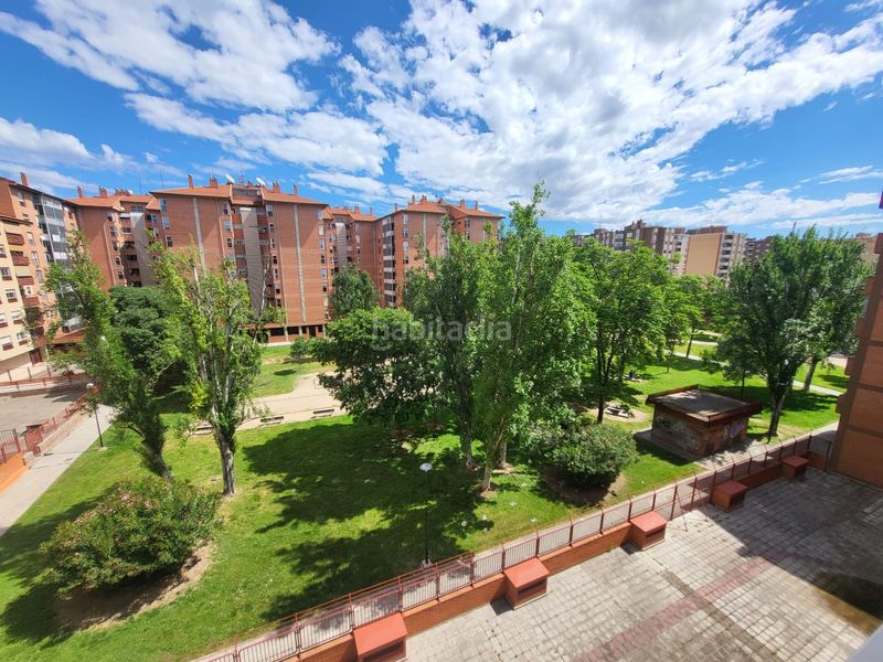 Foto 60737453-e488-4c34-ab72-e353eeb968ee. Pis amb calefacció a La Almozara Zaragoza
