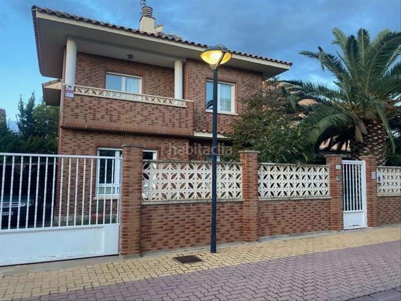 Foto af446dbf-ec8c-4e0b-8a49-9a87a96c0ff4. Casa con riscaldamento parcheggio in Montecanal Zaragoza