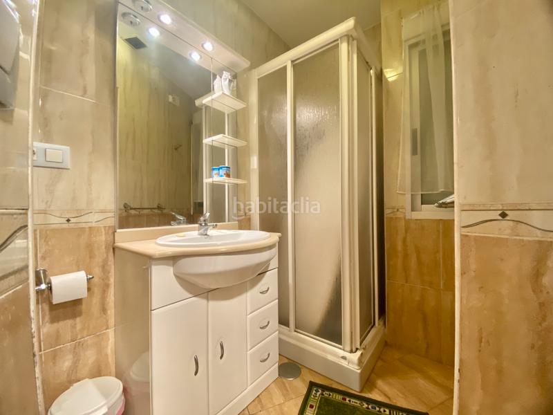 Foto 0434a104-ffef-4028-857f-50ed9a3af373. Casa adossada amb calefacció a Grove (O)