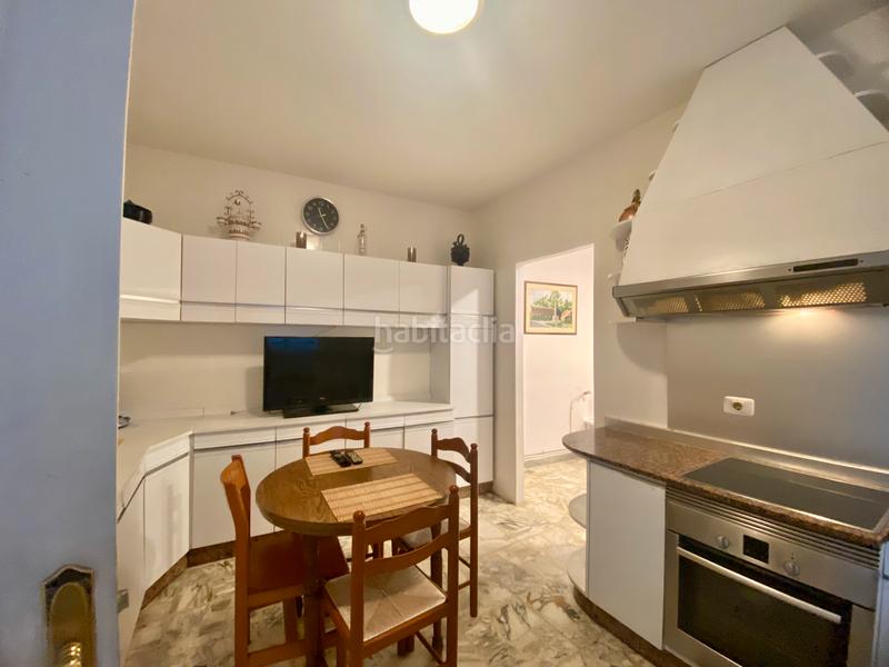 Foto 29cab301-df53-4a1b-be02-d9c7ad8e2c93. Casa adossada amb calefacció a Grove (O)