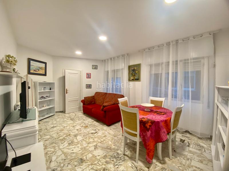 Foto 444dcd6b-d9c6-4ed3-b766-d8cfe1000057. Casa adossada amb calefacció a Grove (O)