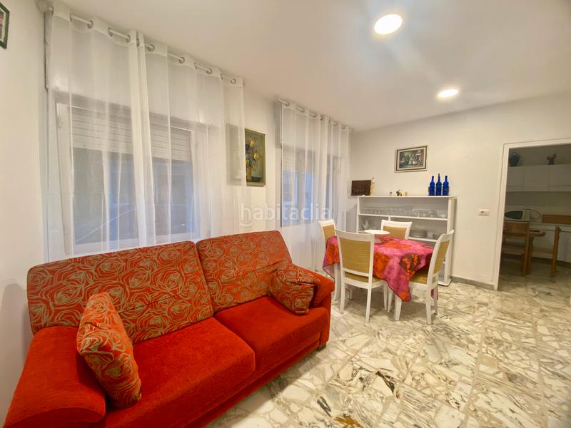 Foto 5ccb2f5a-a5af-46cd-8ea9-66786f0280ac. Casa adossada amb calefacció a Grove (O)