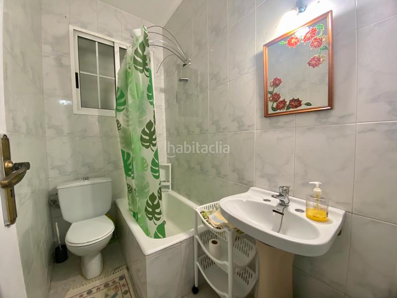 Foto edaed428-7a9d-4001-9a2e-2ba5b0dd87a5. Casa adossada amb calefacció a Grove (O)