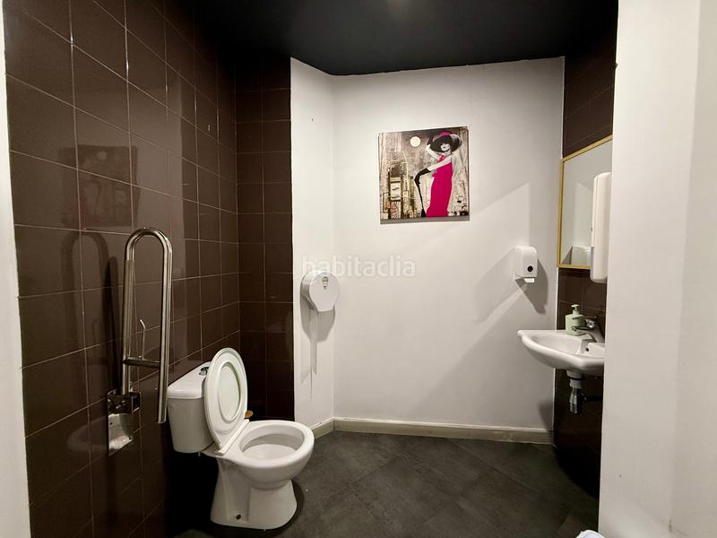 Foto 306918da-f5b0-4374-a9f1-9bae0d31a4a9. Pas-de-porte local commercial dans Grove (O)