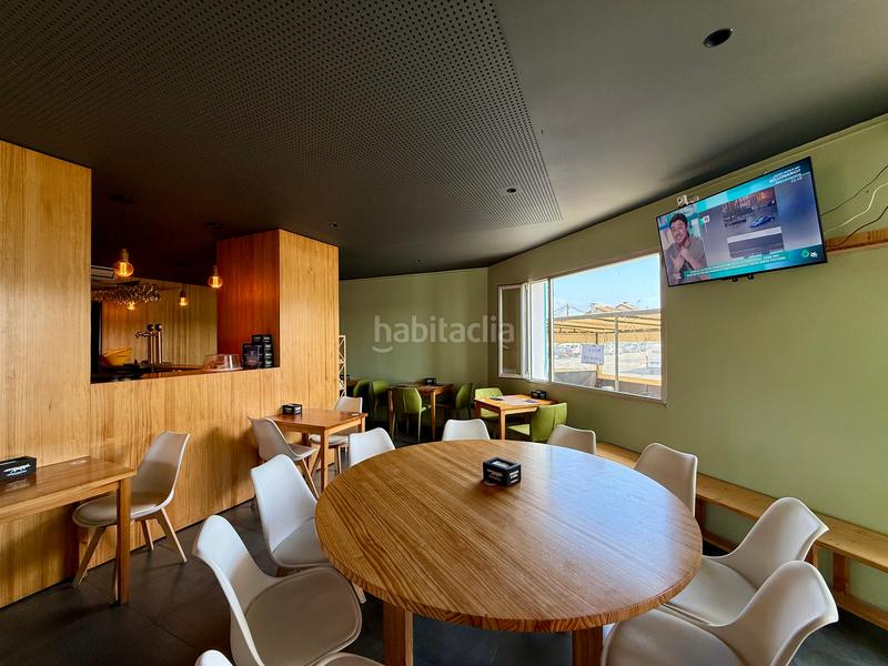 Foto 601a2cbe-fdee-4a1f-b79b-0b6d0ed90966. Pas-de-porte local commercial dans Grove (O)