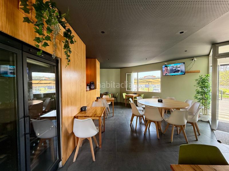 Foto 77d32829-8871-47ba-99b1-580c1034f303. Pas-de-porte local commercial dans Grove (O)