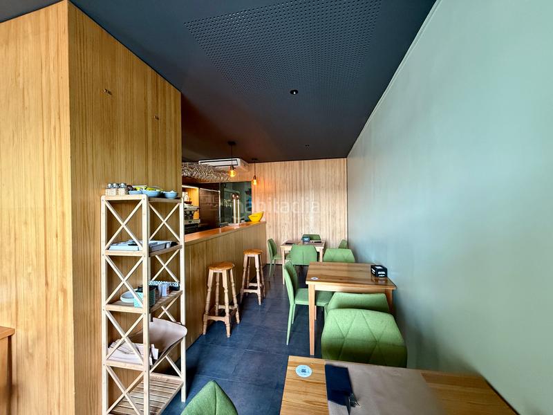 Foto f20f1839-ea8f-41f4-b79c-c4acdcf4adc9. Pas-de-porte local commercial dans Grove (O)