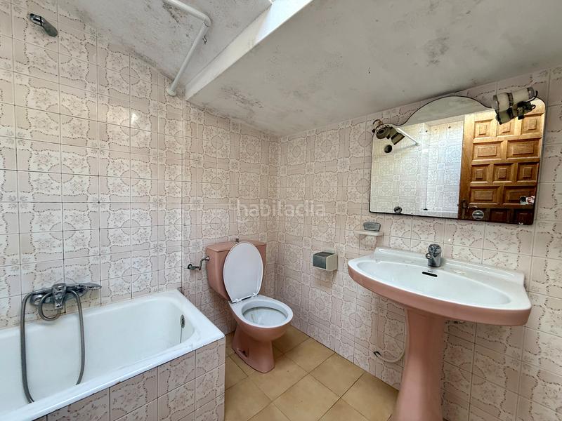 Foto 18467259-2400-4078-93a8-d99905aba70f. Casa adossada a Grove (O)