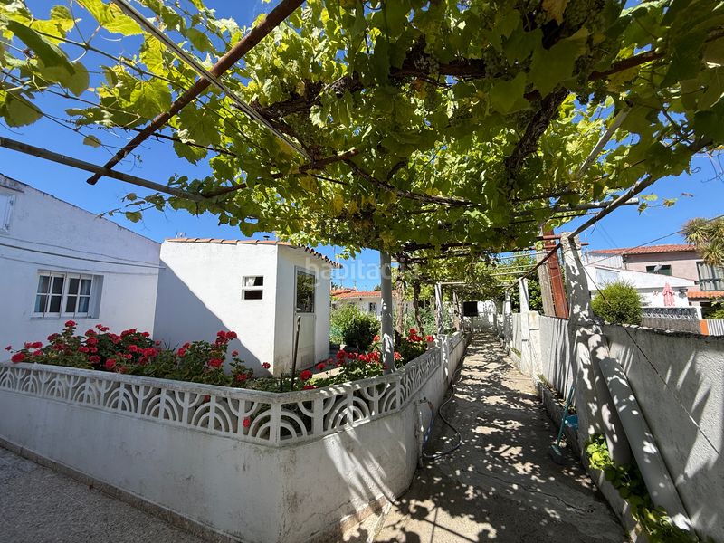 Foto abbb1214-d457-48b3-89f8-8995f8414f21. Casa amb calefacció aparcament a Grove (O)