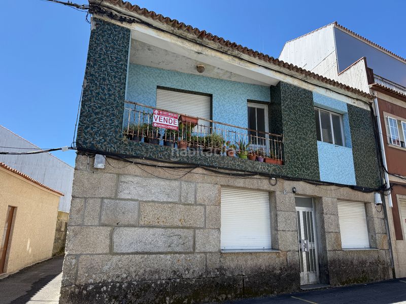 Foto ff3fdf26-88fd-4a14-a042-759681476147. Casa aparellada a rúa do corgo 15 a Grove (O)