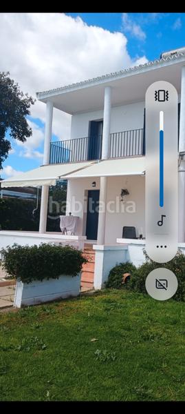 Foto 651fed90-85c3-41f5-90f4-33dba30792e4. Alquiler chalet  con piscina en el aljarafe larga estancia en Espartinas