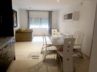 Appartement  Avinguda de l'onze de setembre. Amplio piso de 3h y 2 baños