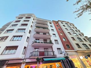 Piso  Julian etxeberria. Espectacular vivienda para reformar en el centro de eibar