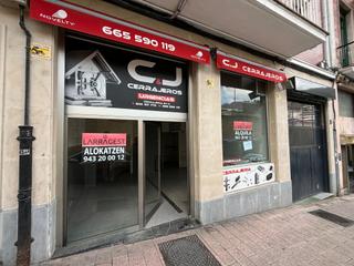 Location Local commercial  Juan gisasola. Local comercial en zona juan gisasola