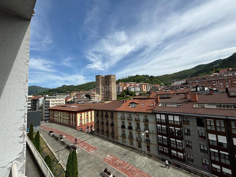Foto 1cfaa1f5-9d9b-47d6-832d-e63f719301db. Piso oportunidad única en el centro en Eibar