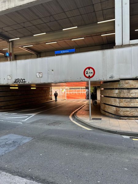 Foto 7d7cda4f-0491-49f6-889f-45dd3167e75e. Rent car parking in Eibar