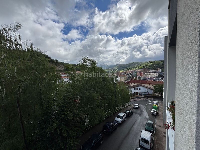 Foto a31b1953-e239-4399-bbad-511a754ea0a9. Flat with heating in Eibar