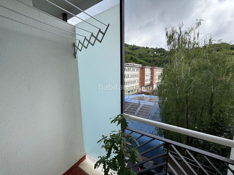 Foto d06ca50e-d5b6-4b0c-96e1-70484e342925. Flat with heating in Eibar
