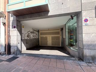 Aparcament cotxe a Fermin Calbeton 3