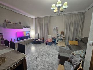 Appartamento in Almendralejo. Amplio piso en pleno centro con garaje y trastero